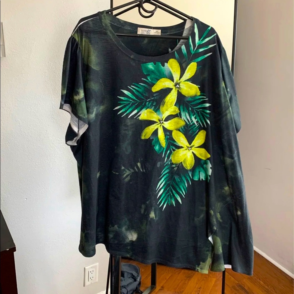 Plus Size Floral Top